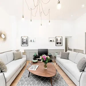 Livinparis - Luxury 3 & 4 Bedrooms Montmartre I Apartment Paris
