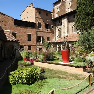 Dans Le Cloitre Saint Salvy A Albi. Apartamento Albi